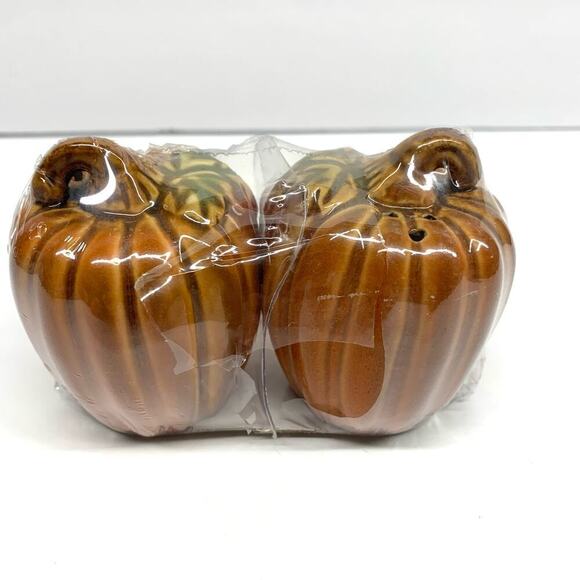 NOS Vintage Inspired Pumpkin Fall Harvest 2”x2” Salt Pepper Shaker Set Ceramic - Picture 3 of 9